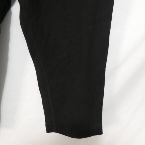 ATHLETIC WORKS - Fitted Crop | XL - extra large | Black Cropped Leggings - Picture 7 of 12
